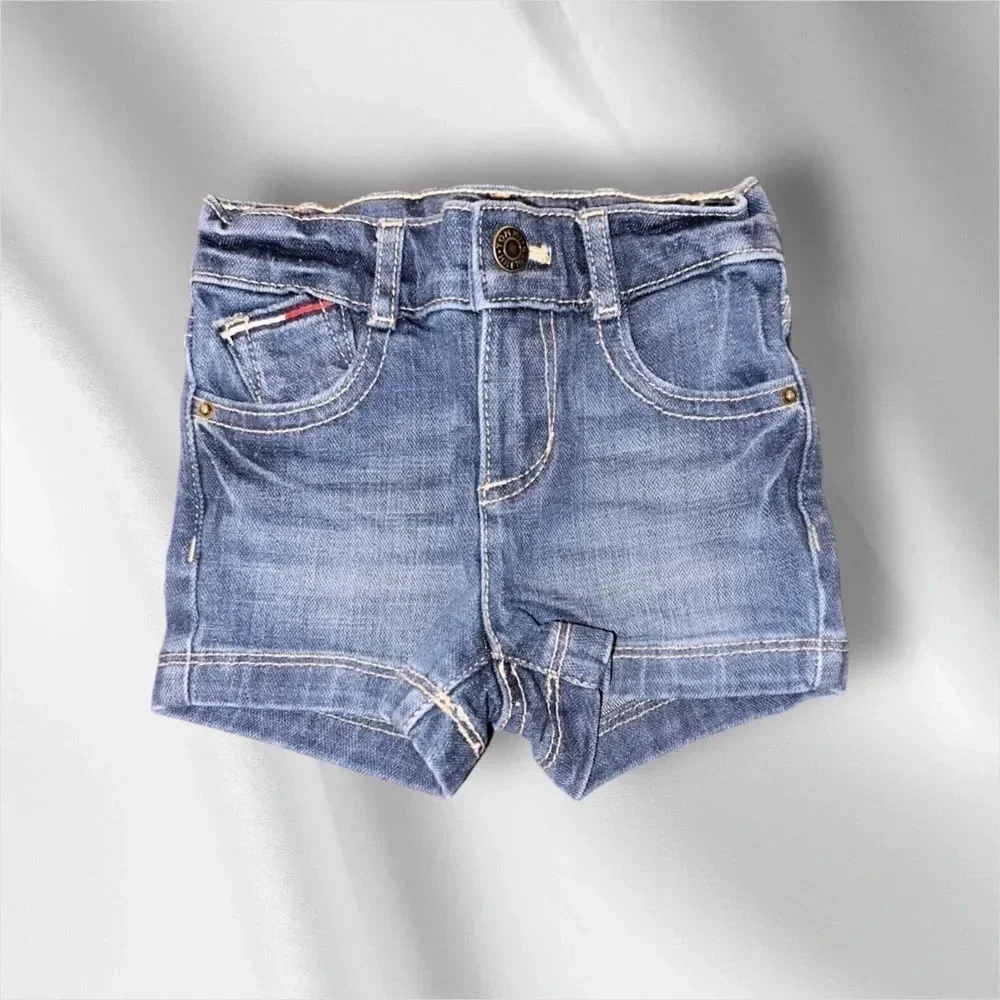 TOMMY HILFIGER KIDS' EMBROIDERED FLAG LOGO T-SHIRT & JEAN SHORTS